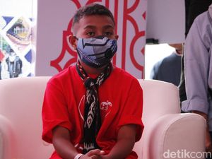 Bocah Rote Impersonator Komentator Nick Harris Tonton Langsung MotoGP Bocah Rote Impersonator Komentator Nick Harris Tonton Langsung MotoGP