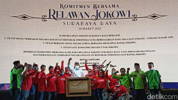 sapu lidi relawan jokowi