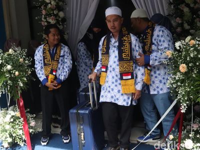 Sempat Tertahan Akibat Pandemi COVID-19, Warga Kini Bisa Umrah Lagi
