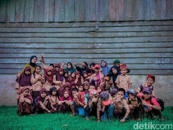 Perjuangan Siswa di Pedalaman Pinrang Jalan Kaki 2 Jam demi Sekolah