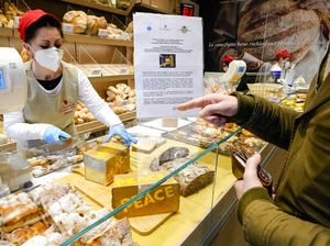 Toko Roti Italia Bikin Roti Perdamaian untuk Ukraina