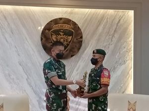 Babinsa Bali Robek Seragam Tambal Luka Korban Kecelakaan Dapat Penghargaan Babinsa Bali Robek Seragam Tambal Luka Korban Kecelakaan Dapat Penghargaan
