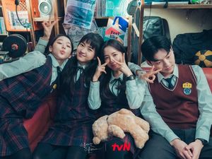 Pro-Kontra Ending Twenty-Five Twenty-One