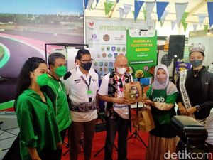 Grab-Kemenkop UKM Promosikan Kuliner Lokal di Sirkuit Mandalika Grab-Kemenkop UKM Promosikan Kuliner Lokal di Sirkuit Mandalika