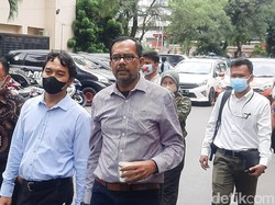 Haris Azhar Penuhi Panggilan Pemeriksaan Tersangka Kasus Lord Luhut