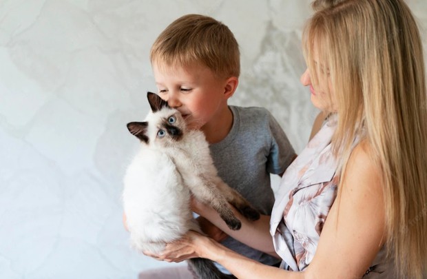 Ilustrasi batasan perilaku saat merawat hewan peliharaan/Foto: freepik.com/freepik