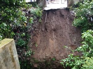 Jembatan 15 Meter di Desa Tulung Klaten Putus Diterjang Banjir Jembatan 15 Meter di Desa Tulung Klaten Putus Diterjang Banjir