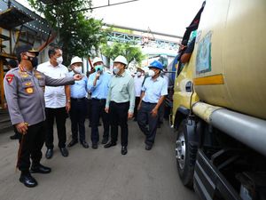 Kapolri Sidak Produsen Minyak Goreng di Cilincing