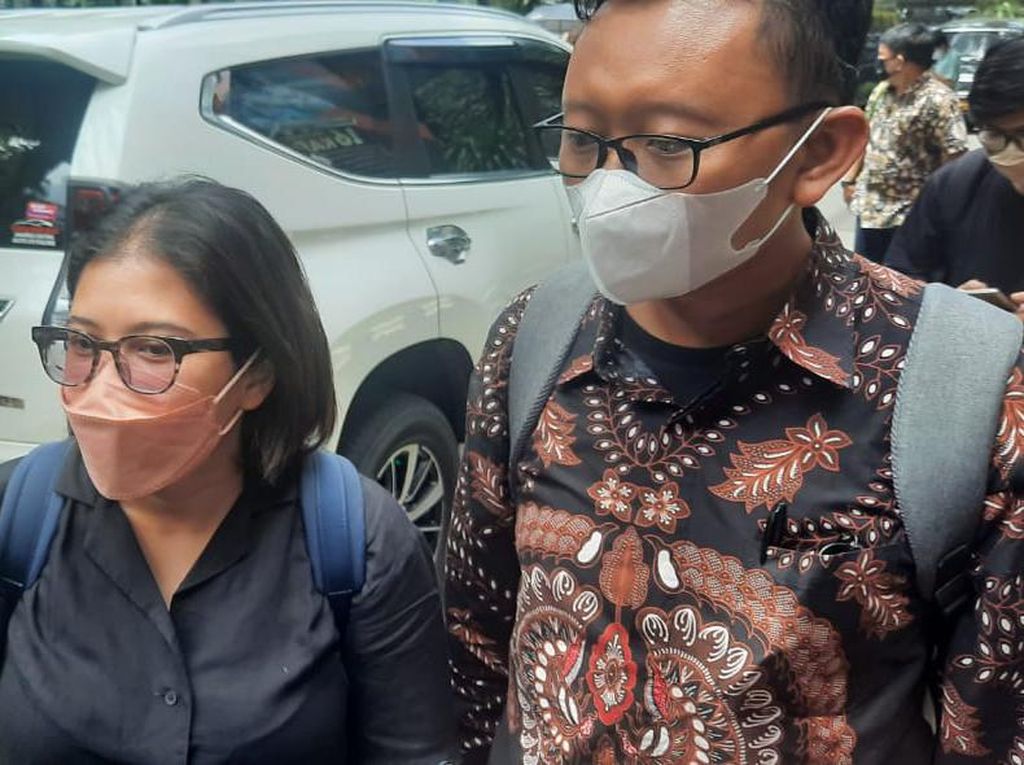 Diminta Secara Gentle Cabut Laporan, Jubir Luhut: Nggak Terbalik? Diminta Secara Gentle Cabut Laporan, Jubir Luhut: Nggak Terbalik?