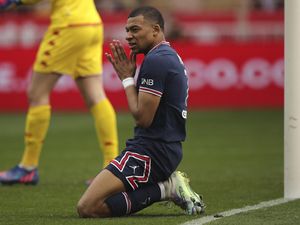 Henry: PSG Tak Berkutik Tanpa Messi