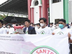 Mahasantri Pendukung Ganjar Pranowo Santuni Marbot se-Sulsel