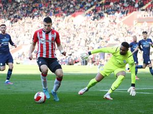 Guardiola: Man City Kecolongan karena Bengong
