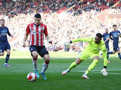 Guardiola: Man City Kecolongan karena Bengong