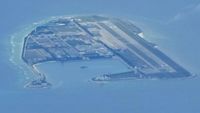 Melihat Pulau Buatan China di Laut China Selatan