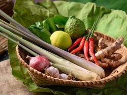 3 Metode Tangkal Hujan Pakai Bumbu Dapur ala Orang Indonesia