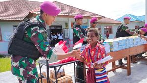 Mobil Pintar Marinir Datang, Anak Papua Senang
