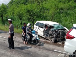 Avanza-Truk Adu Banteng di Pantura Probolinggo, Satu Orang Tewas