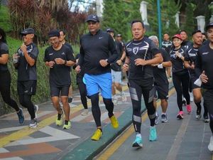 Momen Wali Kota Bogor Bima Arya Lari Pagi