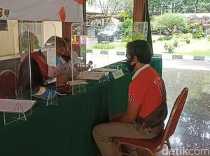 Curhat Pedagang Gorengan di Cimahi: Migor Mahal-Kena Razia Satpol PP