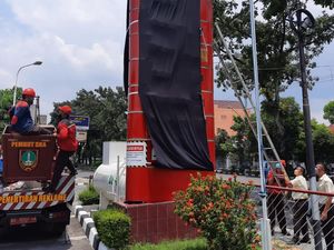 Telat Bayar Pajak, Totem SPBU Sekarpace Solo Disegel Telat Bayar Pajak, Totem SPBU Sekarpace Solo Disegel