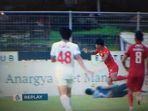 Babak Pertama, Persija Jakarta Unggul 2-1 Atas PSM Makassar