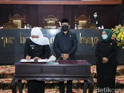 Raperda Perlindungan PMI Disahkan, Pekerja Migran Lebih Terlindungi