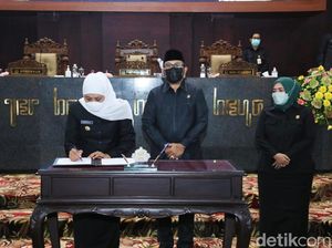 Raperda Perlindungan PMI Disahkan, Pekerja Migran Lebih Terlindungi Raperda Perlindungan PMI Disahkan, Pekerja Migran Lebih Terlindungi