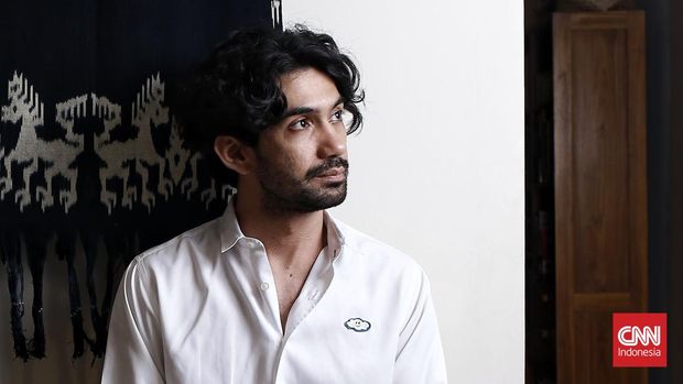 Foto potret Reza Rahadian. (CNN Indonesia/Andry Novelino)