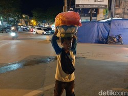 Bocah Kendari Jual Jagung Hingga Larut Malam Ditinggal Ortu Sejak Bayi