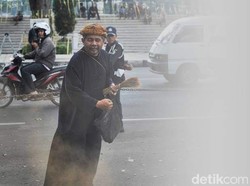 Cerita Perang Sesama Pawang Rebutan Jalur Pemindahan Hujan