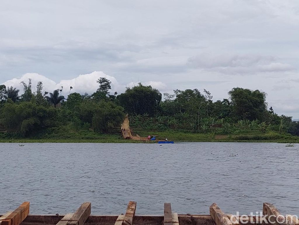 Bukan Hanya TNI, Warga Perlu Terlibat Penanganan Sungai Citarum Bukan Hanya TNI, Warga Perlu Terlibat Penanganan Sungai Citarum