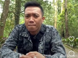 Pembersih Makam yang Viral di TikTok Sempat Dipolisikan Gegara Injak Makam