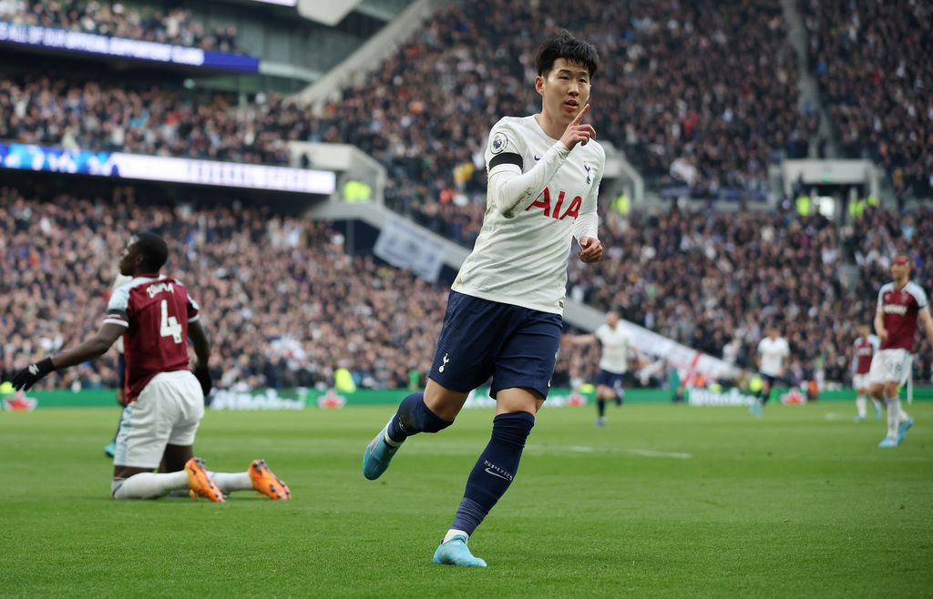 LONDON, ENGLAND - MARCH 20: Heung-Min Son of Tottenham Hotspur celebrates after scoring their side's second goal during the Premier League match between Tottenham Hotspur and West Ham United at Tottenham Hotspur Stadium on March 20, 2022 in London, England. (Photo by Eddie Keogh/Getty Images)