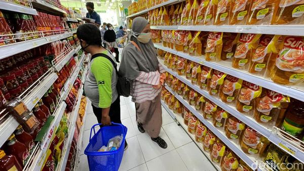 Ibu-ibu, Ini Harga Minyak Goreng Terkini di Alfamart-Indomaret