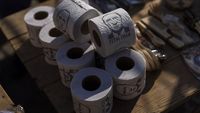 Wajah Putin Hiasi Tisu Toilet hingga Sasaran Latihan Tembak