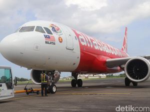 Maskapai AirAsia Berhad Terbang Perdana ke Bali dari Kuala Lumpur Maskapai AirAsia Berhad Terbang Perdana ke Bali dari Kuala Lumpur
