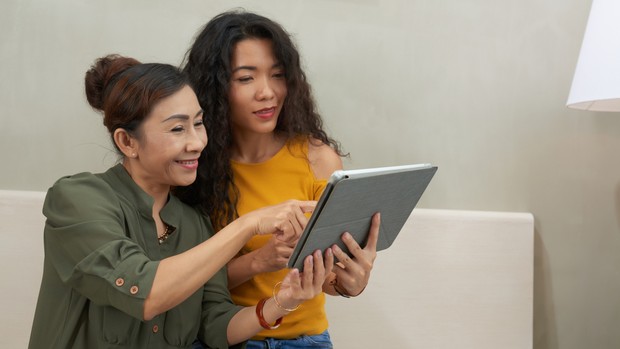 Ajak untuk melakukan aktivitas bersama/Foto: Freepik.com/pressfoto Ajak untuk melakukan aktivitas bersama