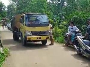 Tanggul TPA Lameluhur Pandeglang Jebol, Sampah Cemari Sawah Warga