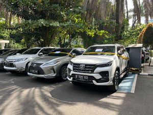 Penampakan Mobil-mobil Mewah Aset Tersangka Robot Trading Fahrenheit