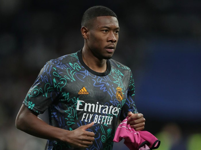 MADRID, SPAIN - MARCH 09: David Alaba of Real Madrid CF warms up before the UEFA Champions League Round Of Sixteen Leg Two match between Real Madrid and Paris Saint-Germain at Estadio Santiago Bernabeu on March 09, 2022 in Madrid, Spain. (Photo by Gonzalo Arroyo Moreno/Getty Images)