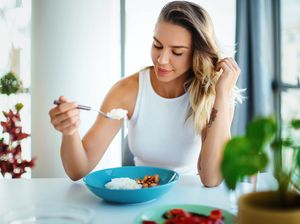 7 Cara Diet Sehat Tetap Makan Nasi, Nggak Perlu Tersiksa! 7 Cara Diet Sehat Tetap Makan Nasi, Nggak Perlu Tersiksa!