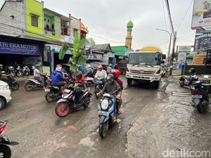 DPRD Sulsel Usul Agar Jam Operasional Truk Dibatasi Gegara Bikin Rusak Jalan