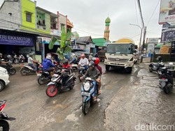 DPRD Sulsel Usul Agar Jam Operasional Truk Dibatasi Gegara Bikin Rusak Jalan