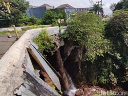Jembatan Lembah Dieng yang Pilarnya Putus Dibiarkan Meski Rawan Ambruk