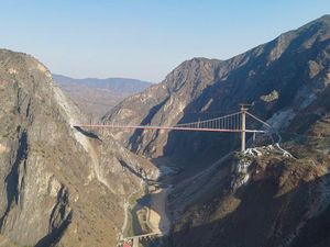 Foto: Jembatan Gantung di China yang Diklaim Akan Pecahkan Berbagai Rekor Foto: Jembatan Gantung di China yang Diklaim Akan Pecahkan Berbagai Rekor
