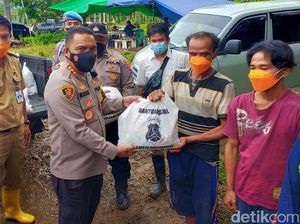 Korban Banjir di Banyuwangi Dapat Bantuan Sembako dan Dapur Umum Korban Banjir di Banyuwangi Dapat Bantuan Sembako dan Dapur Umum
