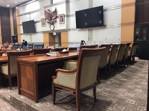 Kursi Baru Anggota Komisi IX DPR Dikeluhkan, Ini Bedanya dengan yang Lama Kursi Baru Anggota Komisi IX DPR Dikeluhkan, Ini Bedanya dengan yang Lama