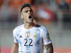 Lautaro Martinez Sentil Mbappe soal Klaim Sepakbola Eropa Lebih Hebat