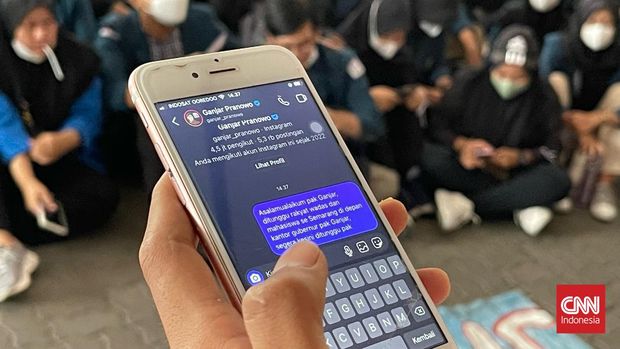 Mahasiswa Semarang Ramai-Ramai kirim pesan ke Gubernur Jawa Tengah Ganjar Pranowo lewat instagram.