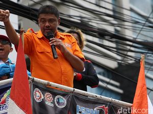 Buruh Geruduk Kantor Mendag Minta Minyak Goreng Turun ke Rp 11.000/Liter